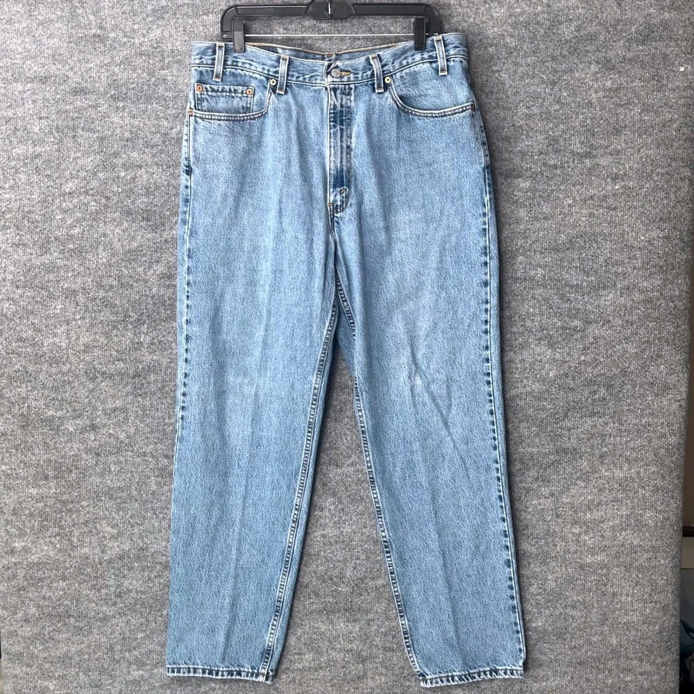 Vintage Levi Strauss 550 Relaxed Fit Jeans Mens W38 L32 Light Wash Denim USA Y2K